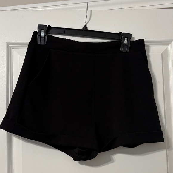 Black Women's Trouser Shorts with Pockets - Picture 1 of 4